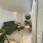 Elegant 1Br Monthly Rental Near Place Vendome