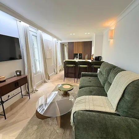 Apartment Elegant 1br Monthly Near Place Vendome