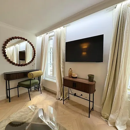 Apartment Elegant 1br Monthly Near Place Vendome *