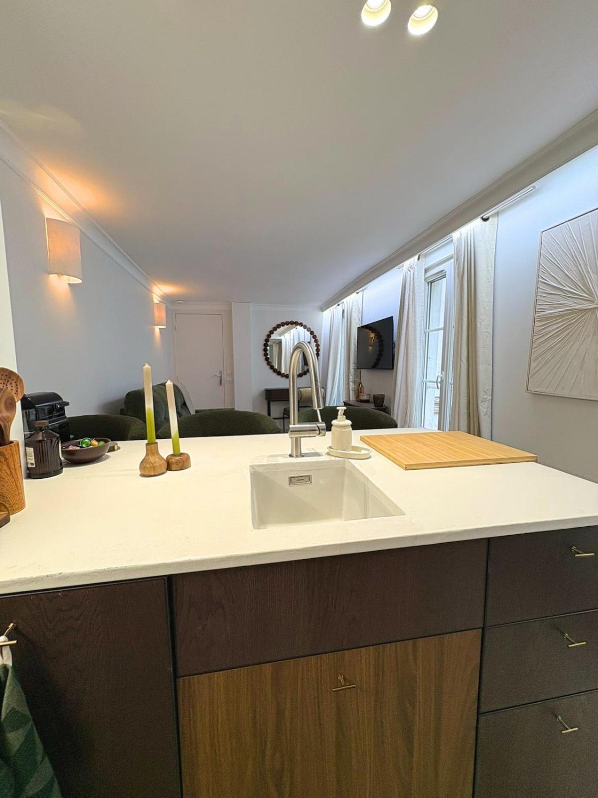 Elegant 1br Monthly Near Place Vendome Apartment